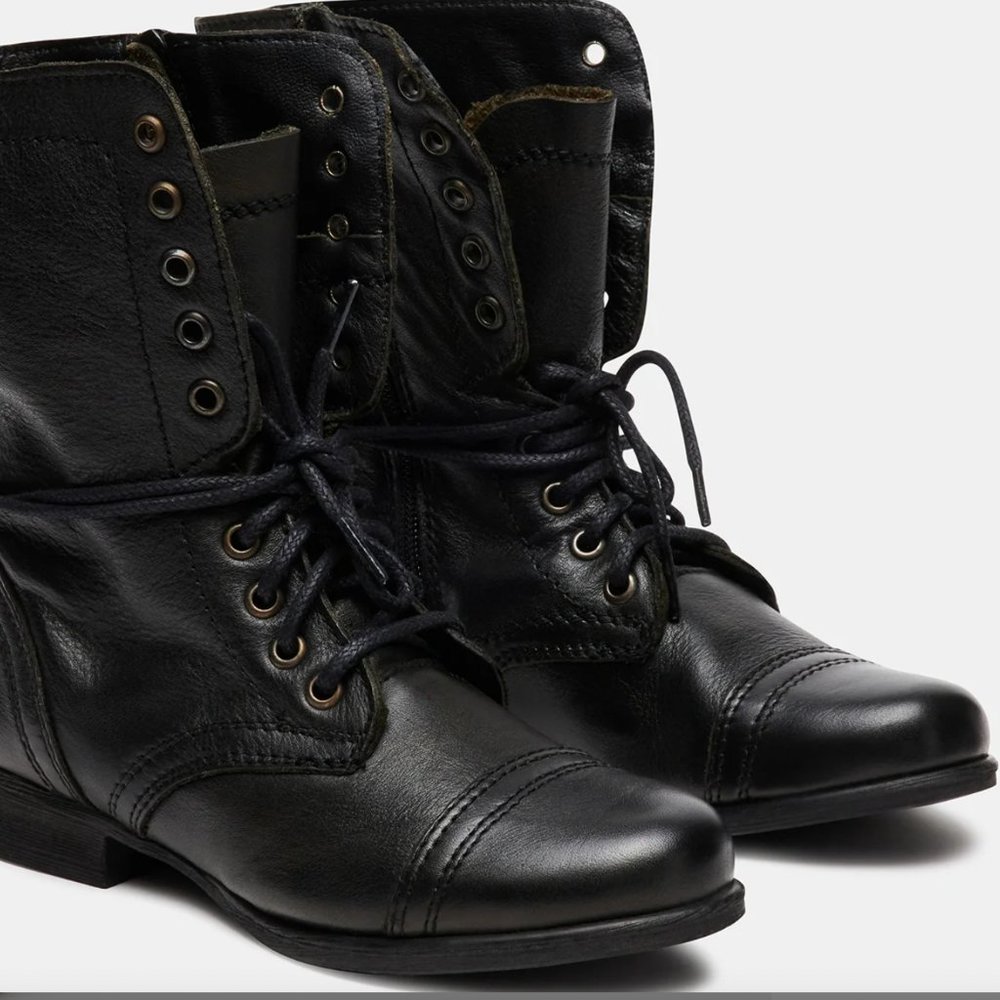 Steve Madden TROOPA BLACK LEATHER Lace Up Boot.  Size 8
